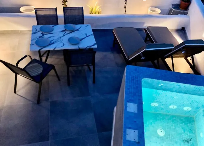The Muses Of Santorini Private Jacuzzi Vóthon