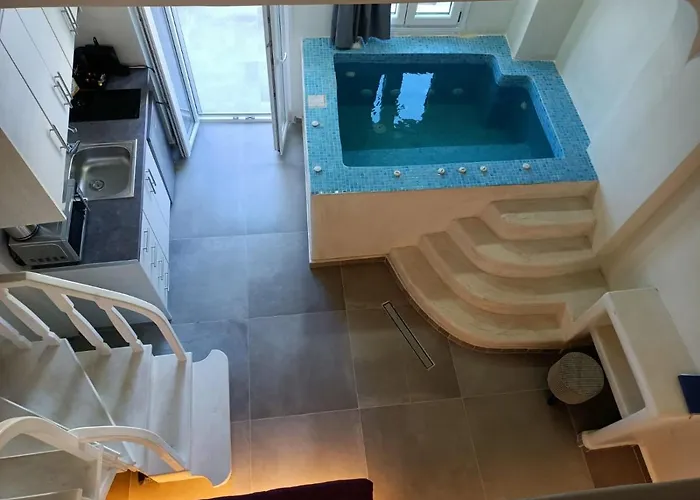 The Muses Of Santorini Private Jacuzzi *