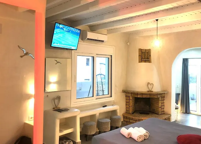 The Muses Of Santorini Private Jacuzzi Vóthon