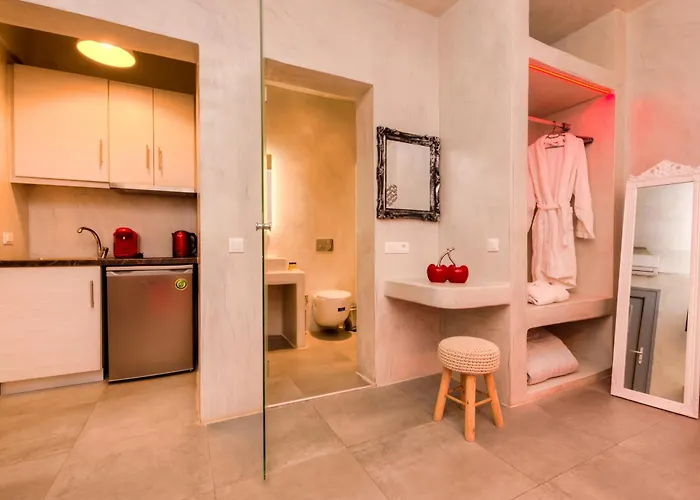 The Muses Of Santorini Private Jacuzzi *