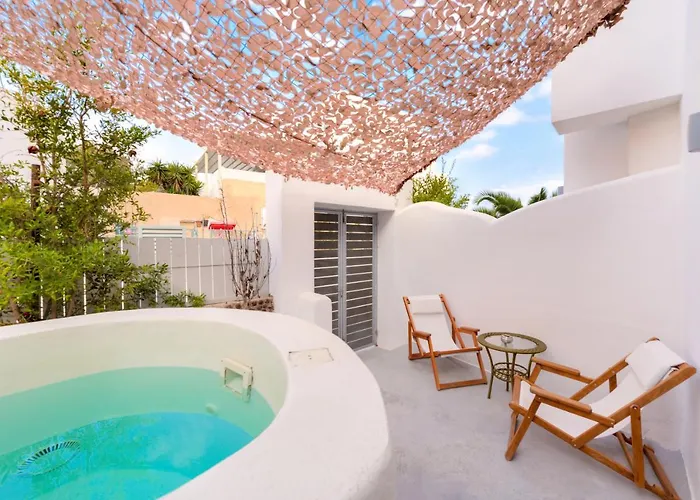 Апартаменты The Muses Of Santorini Private Jacuzzi *