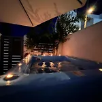 Apartment The Muses Of Santorini Private Jacuzzi