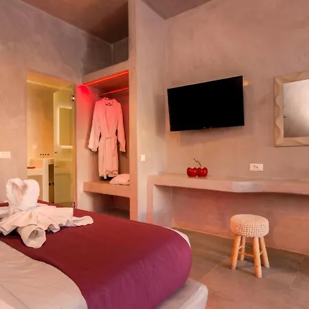 The Muses Of Santorini Private Jacuzzi Apartment Vothon