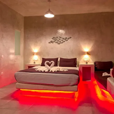 The Muses Of Santorini Private Jacuzzi Apartment *