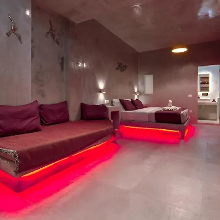 Apartment The Muses Of Santorini Private Jacuzzi Vothon