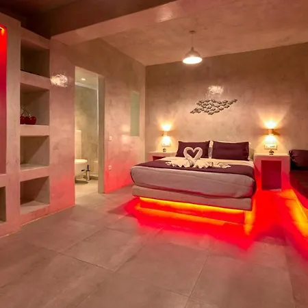 Apartment The Muses Of Santorini Private Jacuzzi *