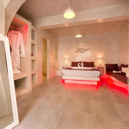 The Muses Of Santorini Private Jacuzzi Apartment