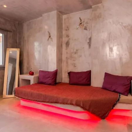 The Muses Of Santorini Private Jacuzzi Apartment