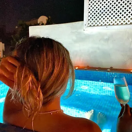 The Muses Of Santorini Private Jacuzzi