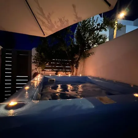Apartment The Muses Of Santorini Private Jacuzzi