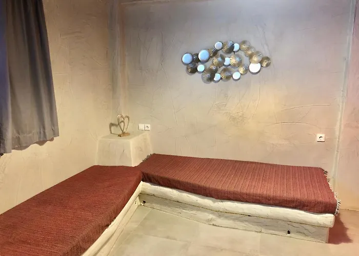 The Muses Of Santorini Private Jacuzzi Vóthon