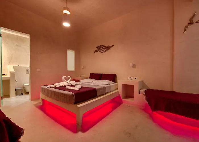 The Muses Of Santorini Private Jacuzzi *