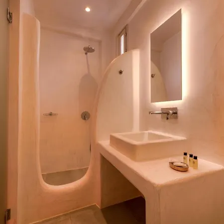 The Muses Of Santorini Private Jacuzzi