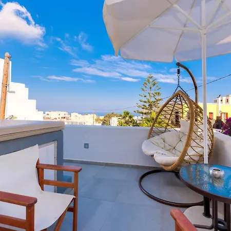 The Muses Of Santorini Private Jacuzzi Vóthon