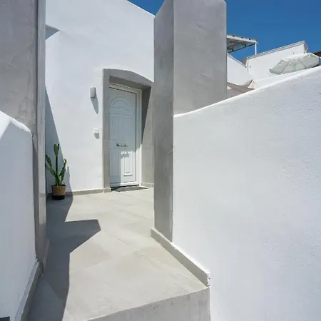 The Muses Of Santorini Private Jacuzzi * Vothon