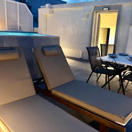 The Muses Of Santorini Private Jacuzzi Vóthon