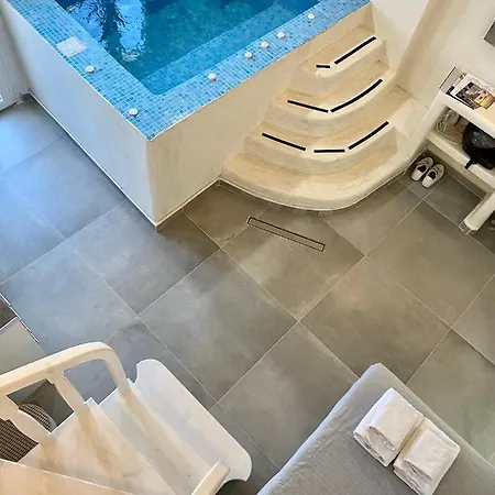 The Muses Of Santorini Private Jacuzzi