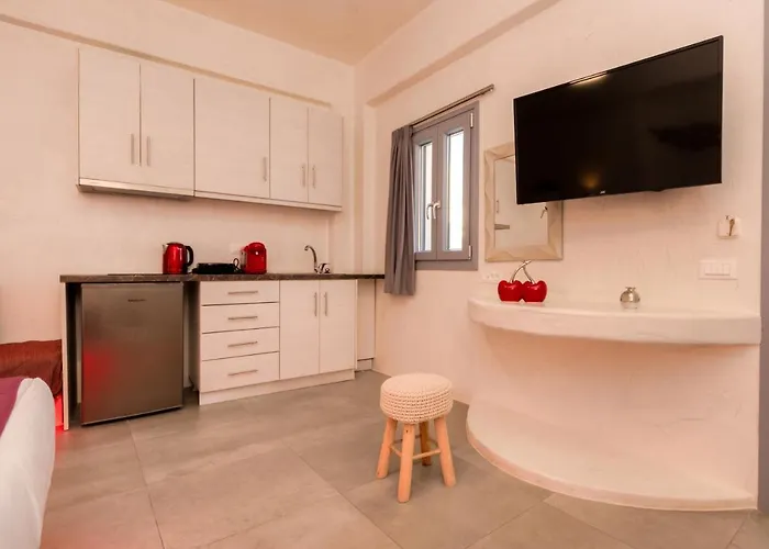 The Muses Of Santorini Private Jacuzzi Apartment Vothon