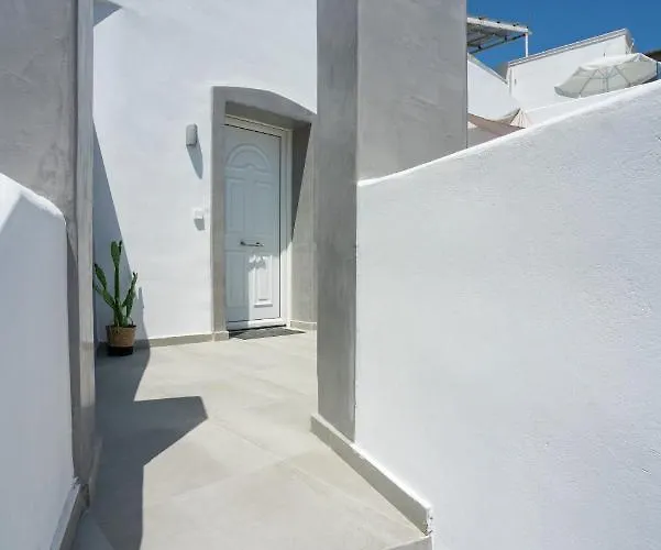 The Muses Of Santorini Private Jacuzzi * Vothon