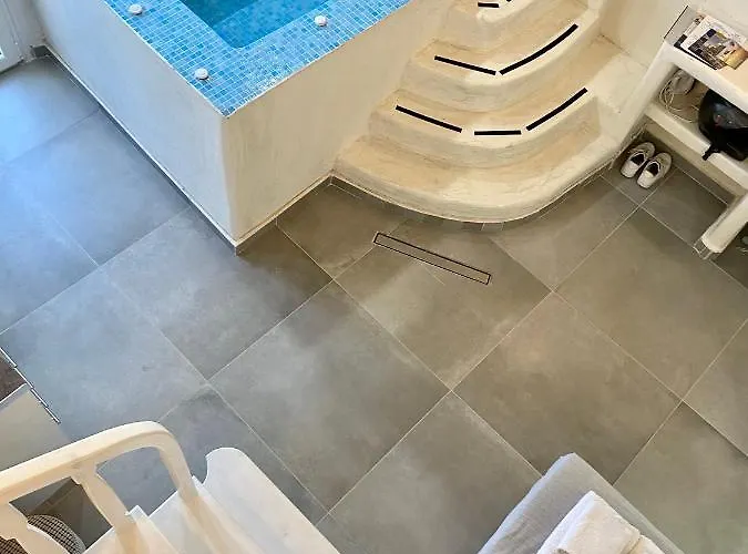The Muses Of Santorini Private Jacuzzi