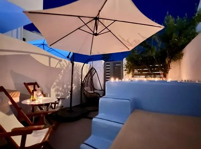 The Muses Of Santorini Private Jacuzzi *