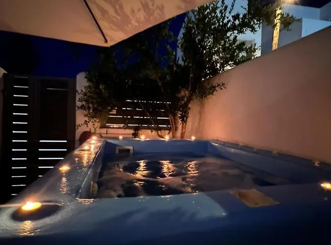 Apartment The Muses Of Santorini Private Jacuzzi