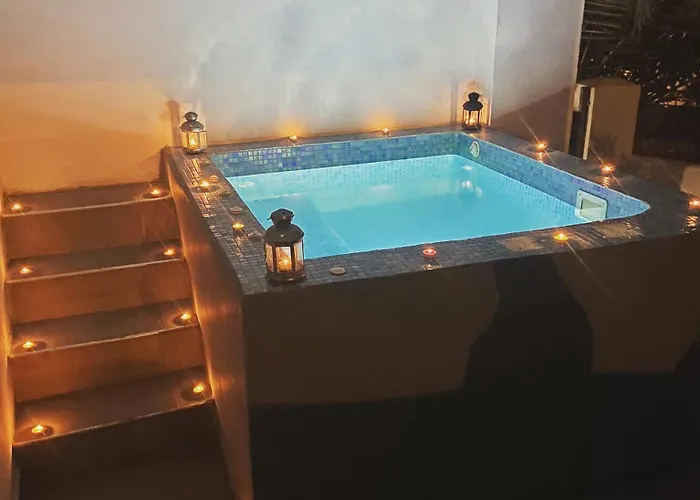 The Muses Of Santorini Private Jacuzzi *